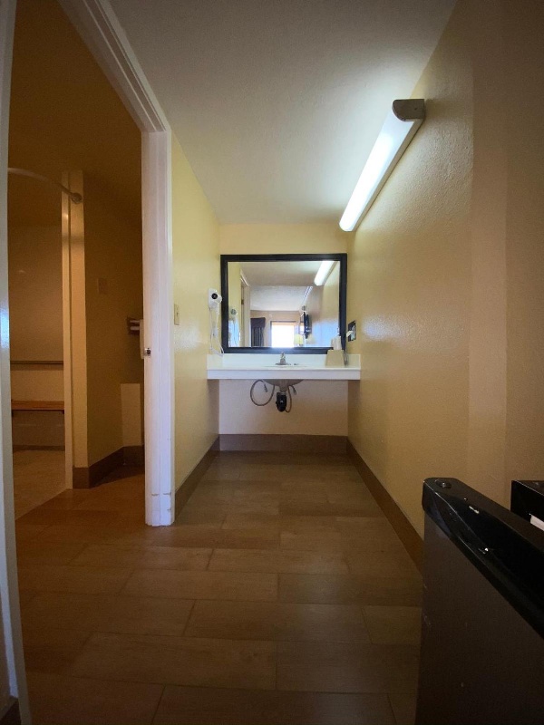 Americas Best Value Inn - Azusa/Pasadena image 4